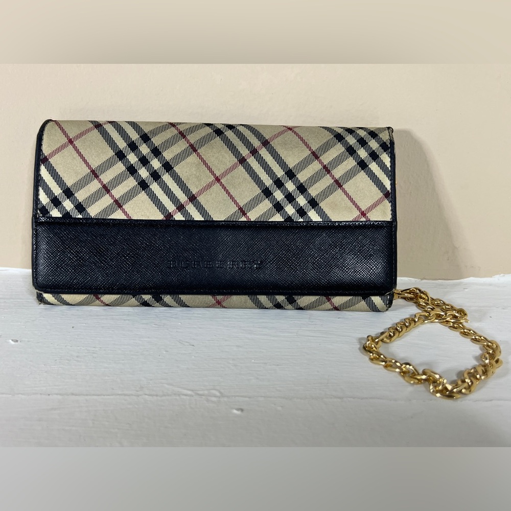 SOLD✨ Burberry Long Wallet Classic Vintage Check And Leather Trim With Chain
